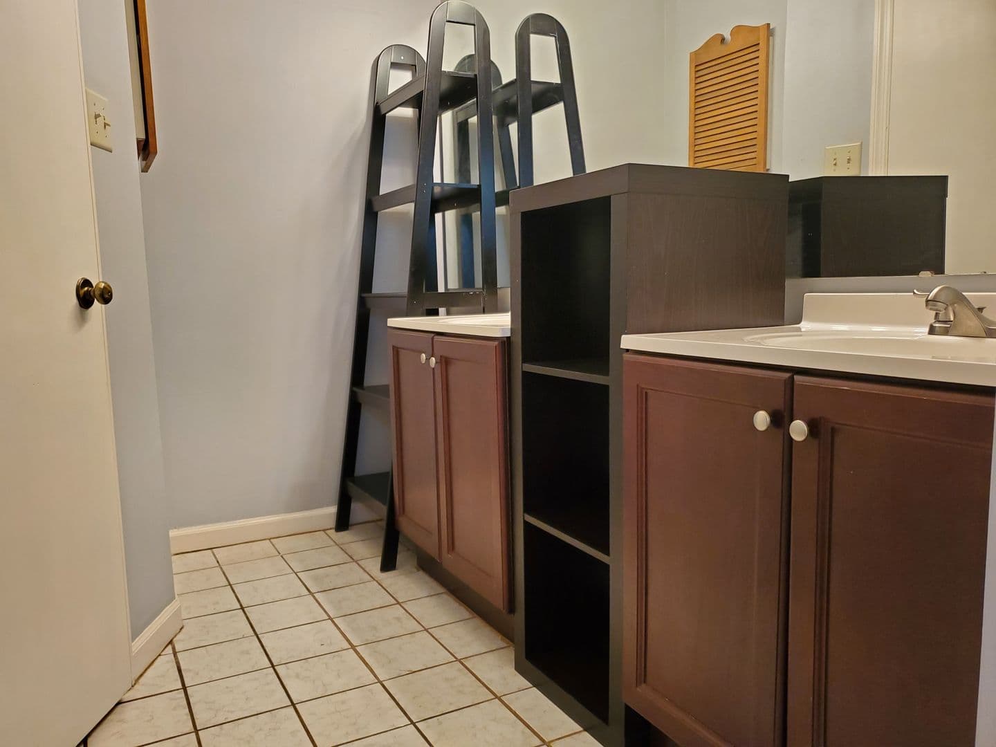 Savannah House: 1401 King George Blvd Unit 9