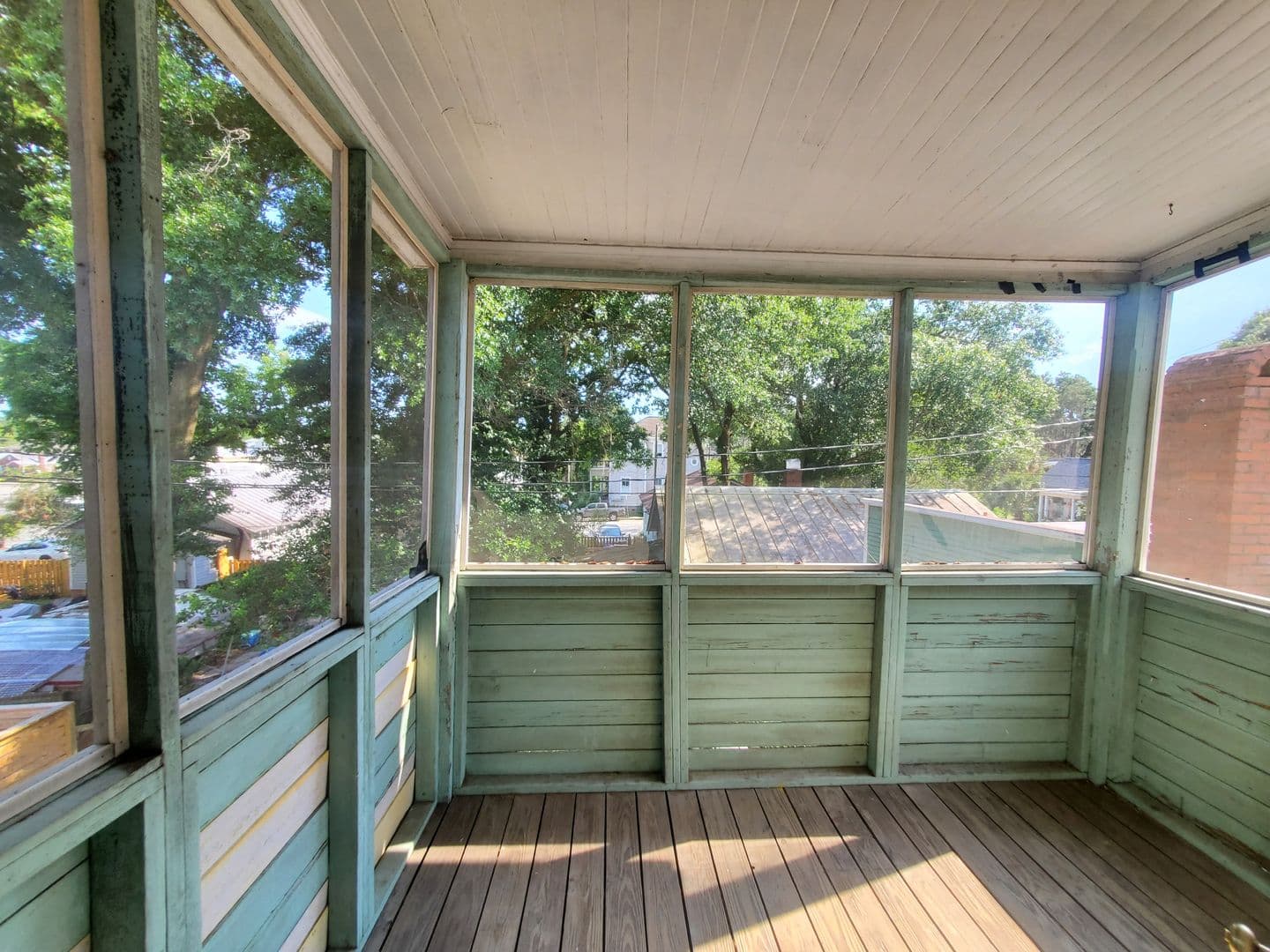 Savannah House: 2402 Lincoln Street