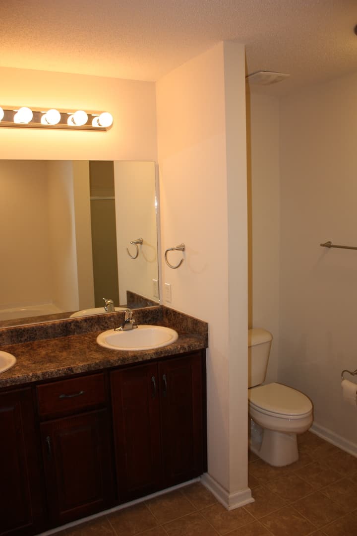 Savannah House: 8 Reese Way