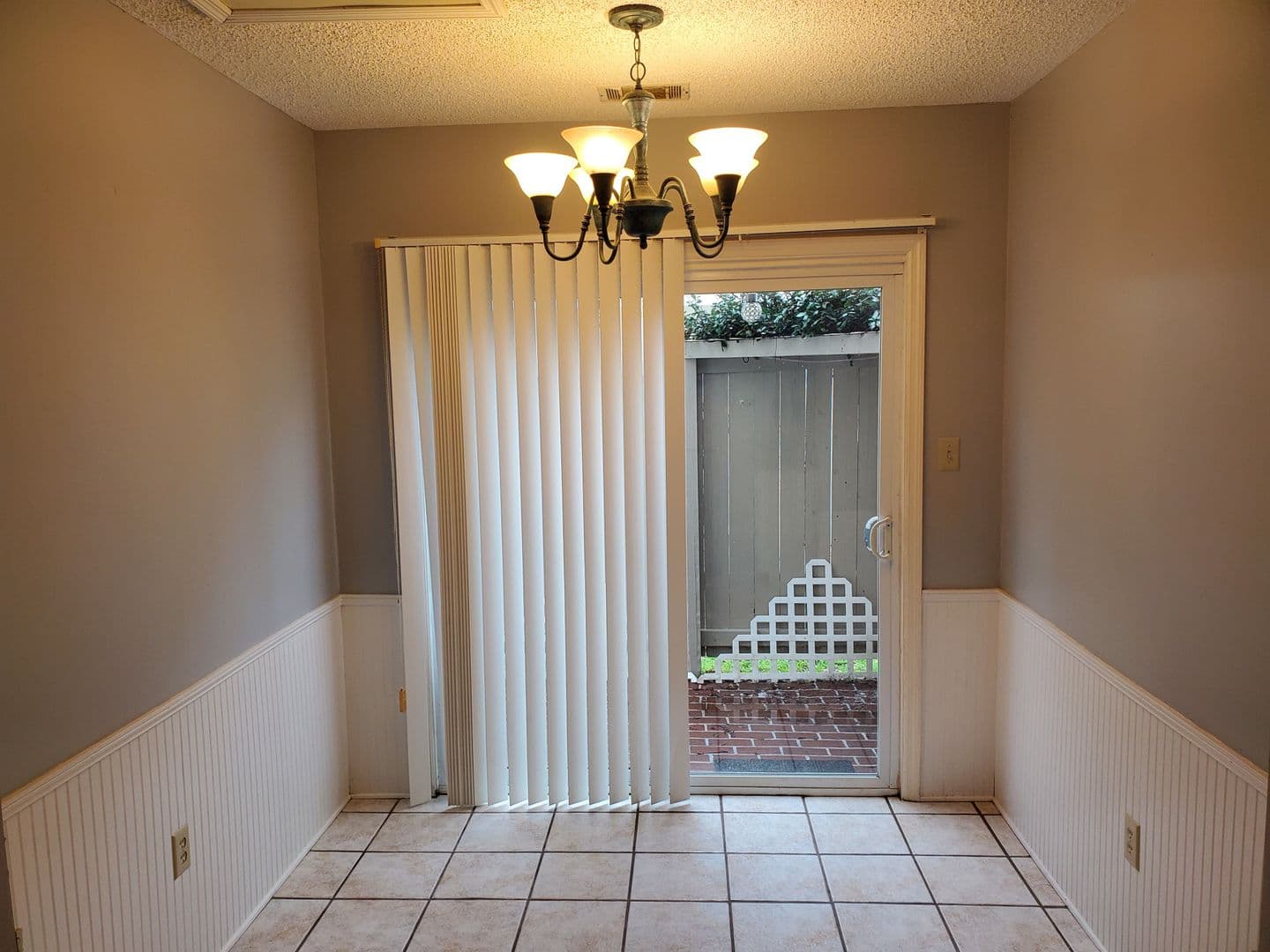 Savannah House: 1401 King George Blvd Unit 9