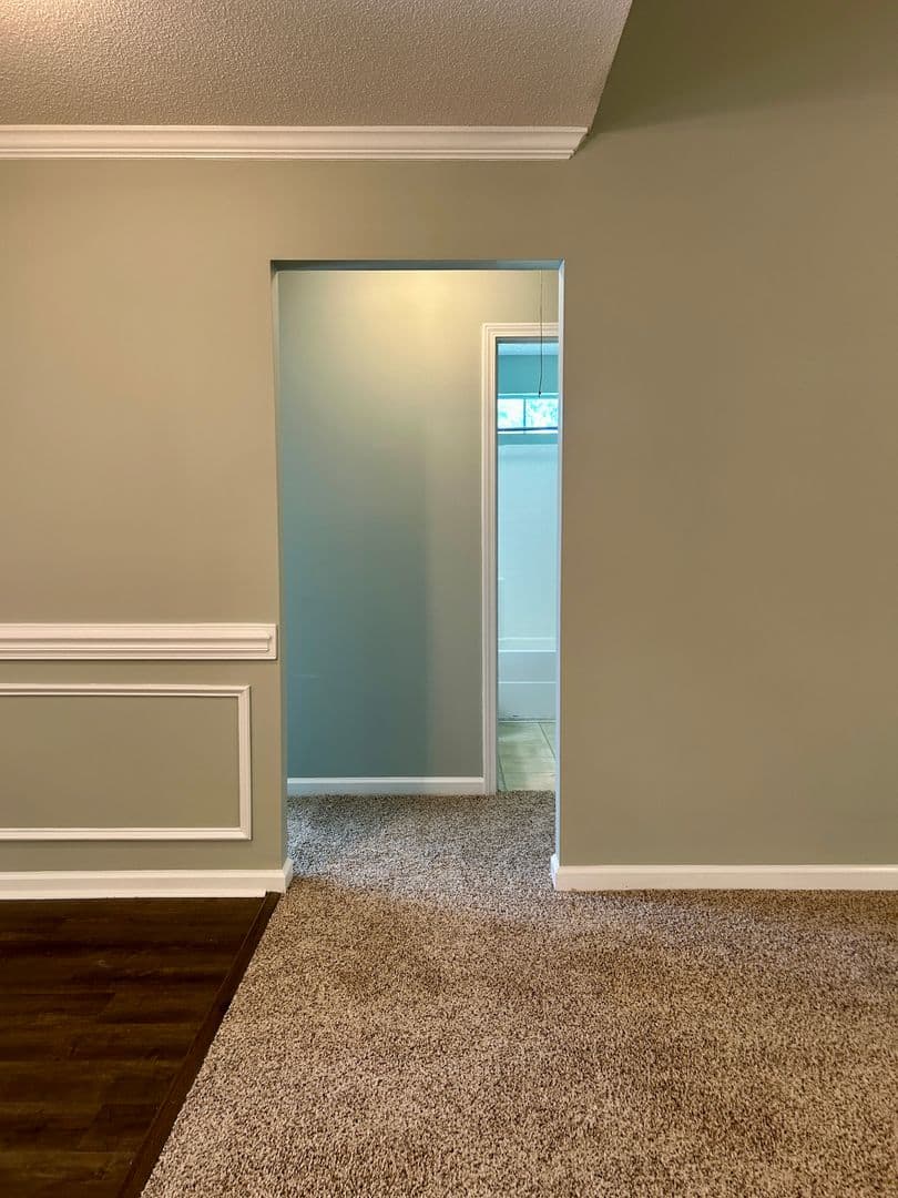 Savannah House: 6 Fontenot Ct