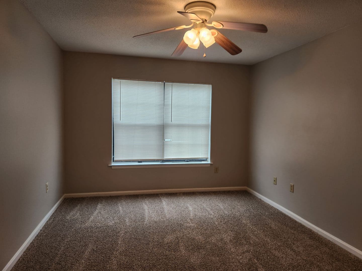 Savannah House: 140 Windmill Lane