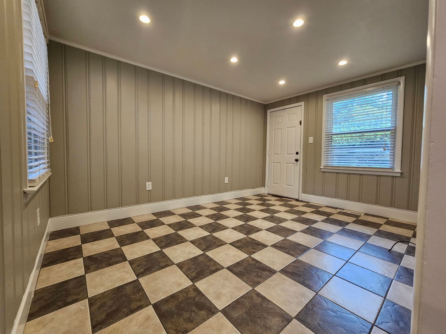 Savannah House: 303 Brandywine Rd