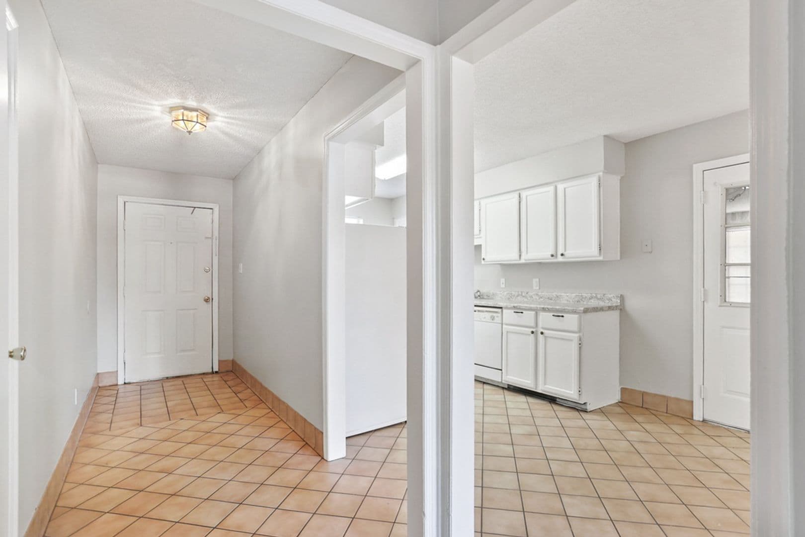 Savannah House: 32 Norwood Ct.