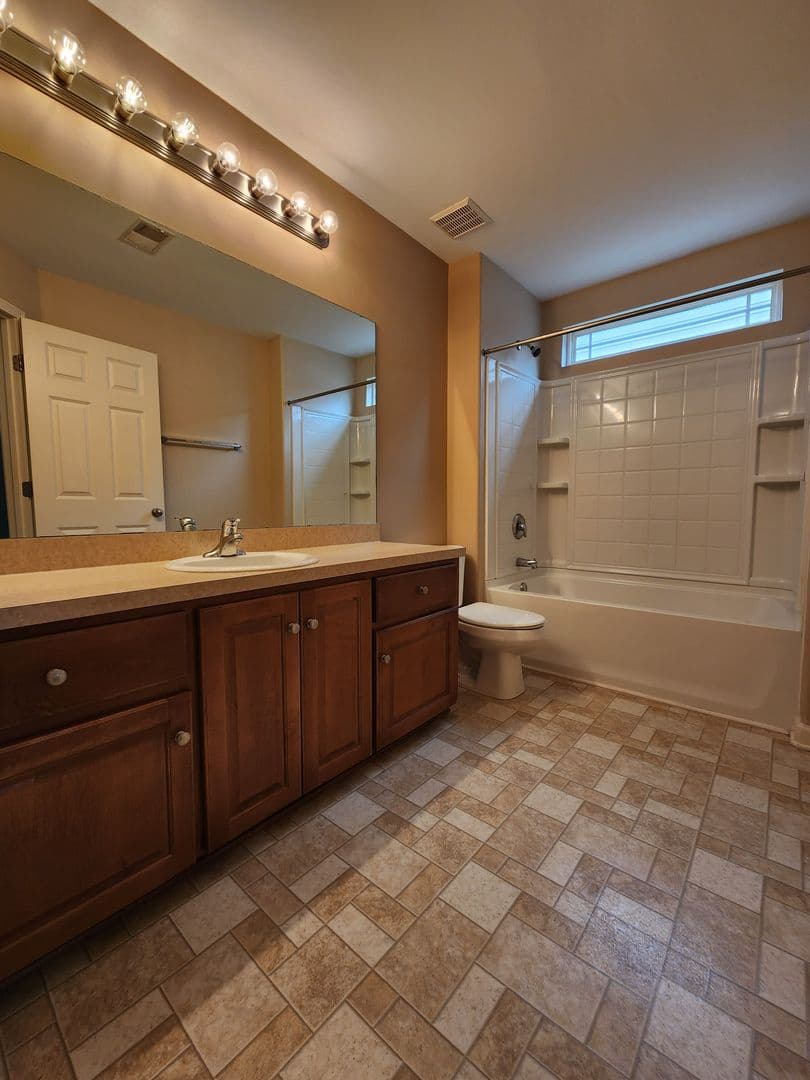 Savannah House: 1 Myrrh Circle