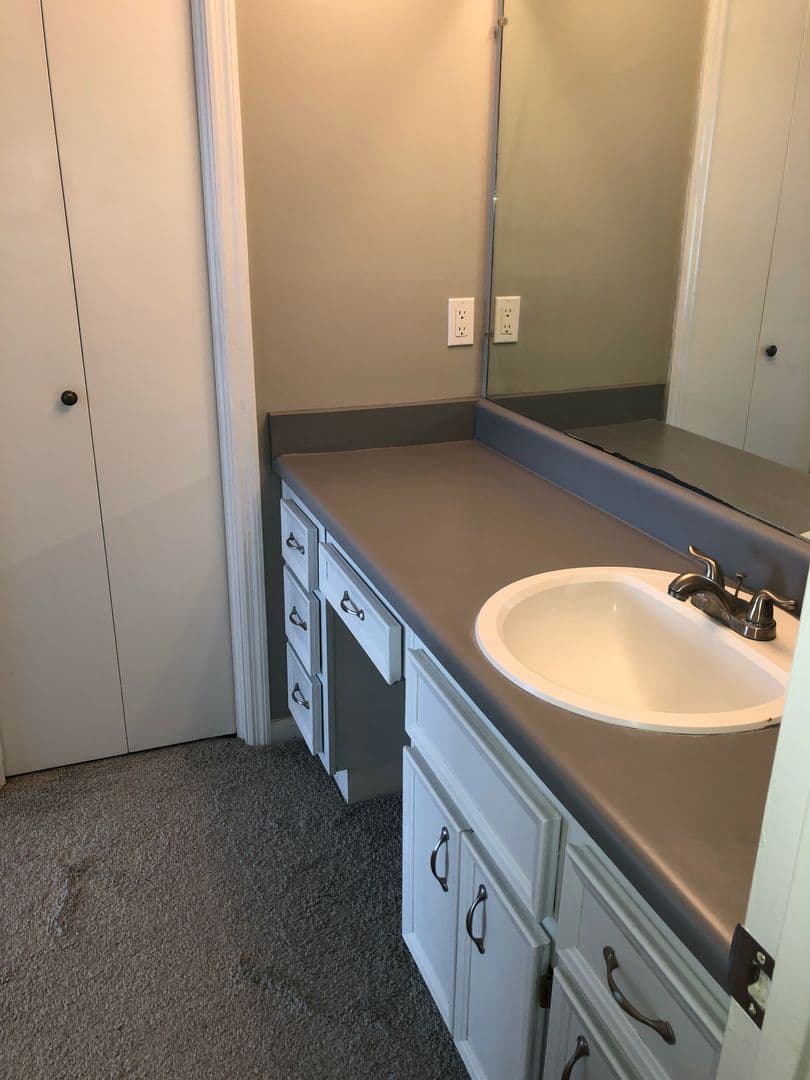 Savannah House: 118 Holland Park Circle