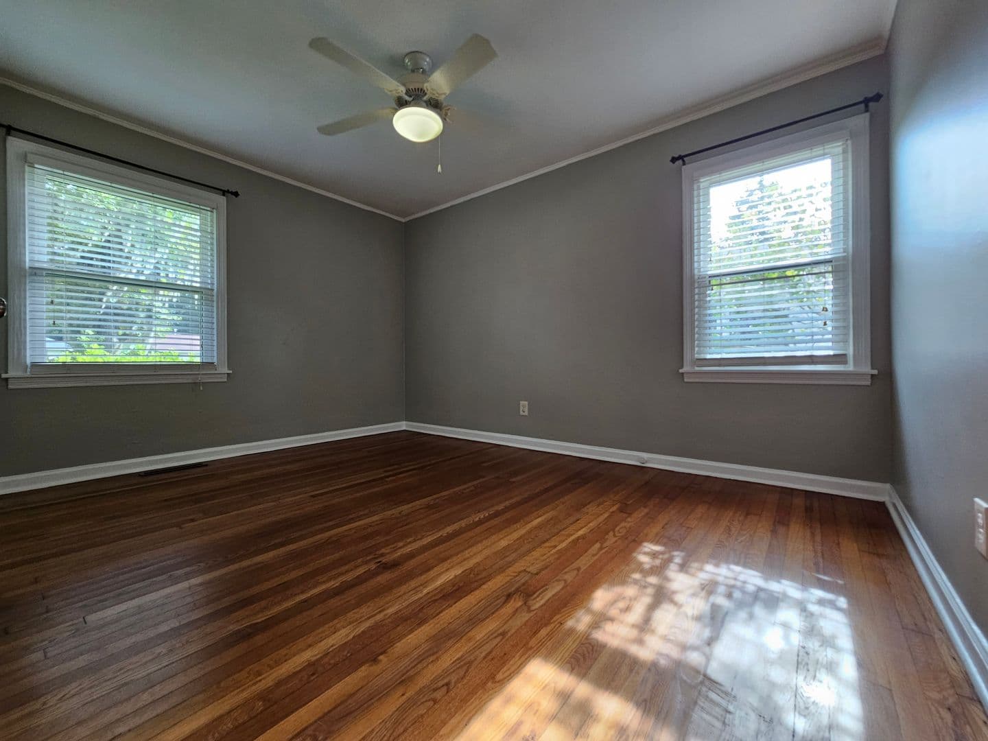 Savannah House: 303 Brandywine Rd
