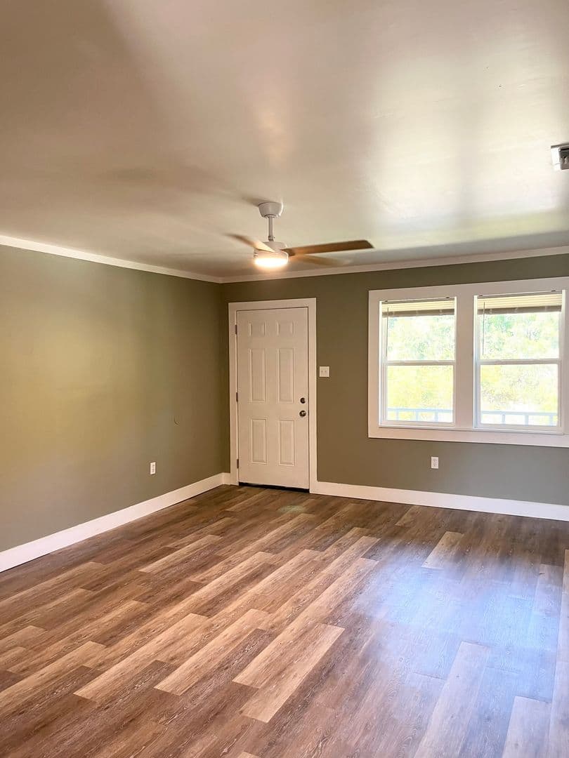 Savannah Apartment: 2524 Semken Ave