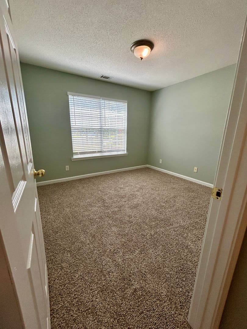 Savannah House: 6 Fontenot Ct