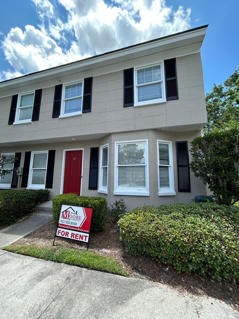 Savannah Townhome: 6501 Habersham Street