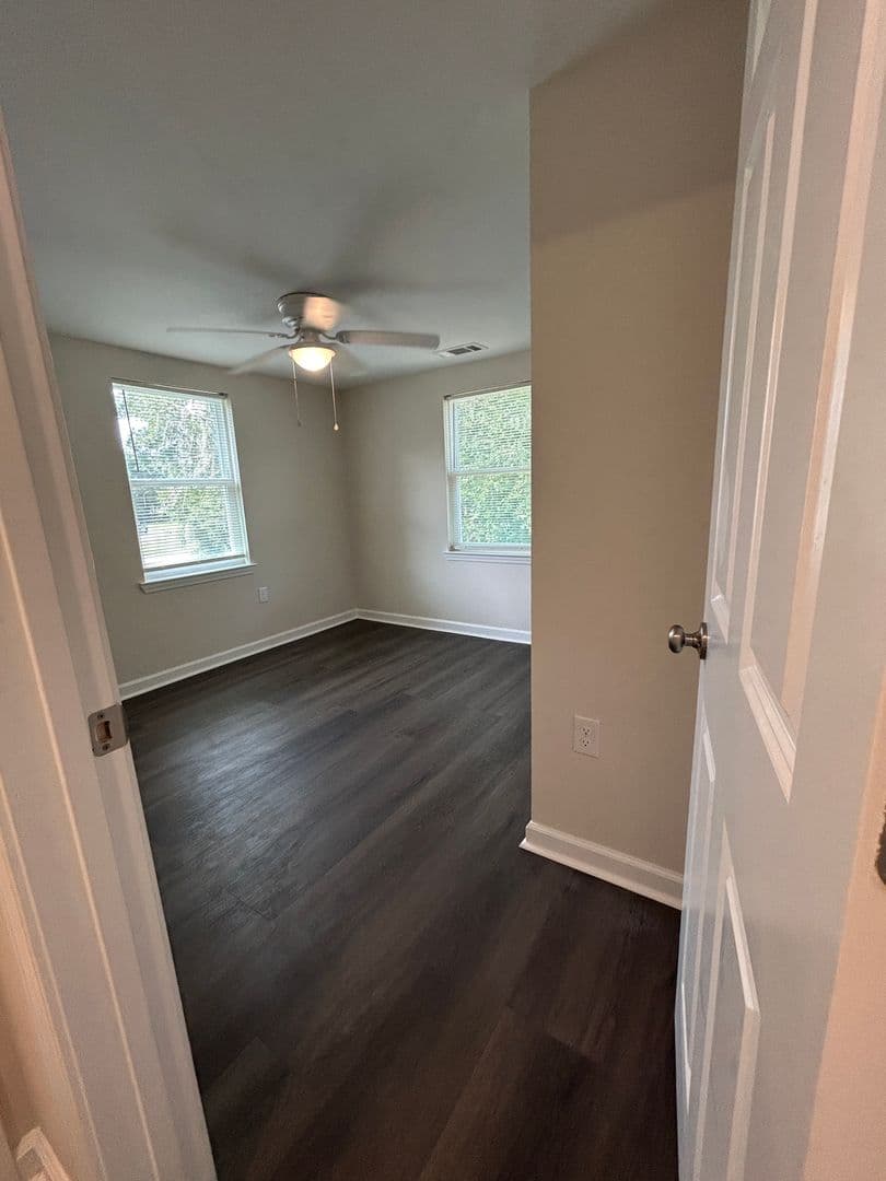 Savannah House: 5308 Jasmine Avenue