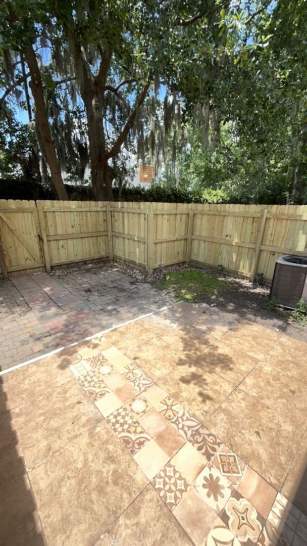 Savannah Townhome: 6501 Habersham Street