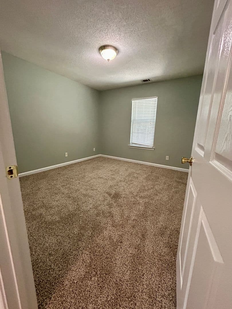 Savannah House: 6 Fontenot Ct