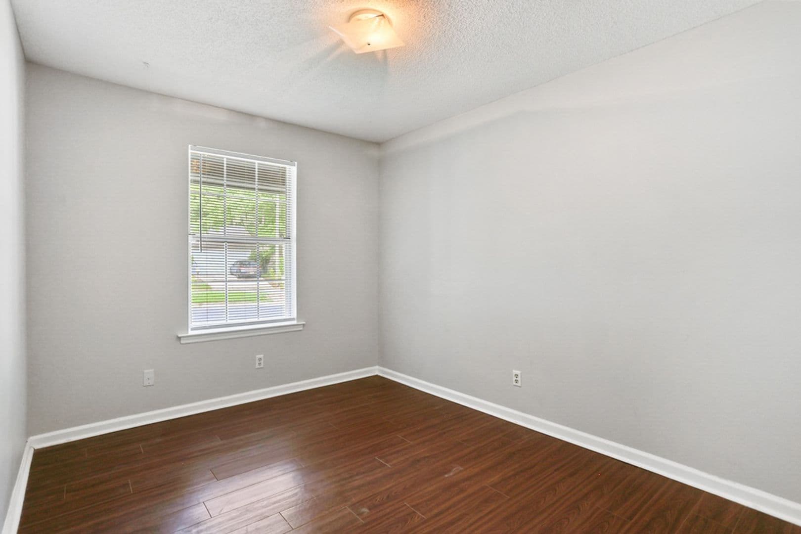 Savannah House: 32 Norwood Ct.
