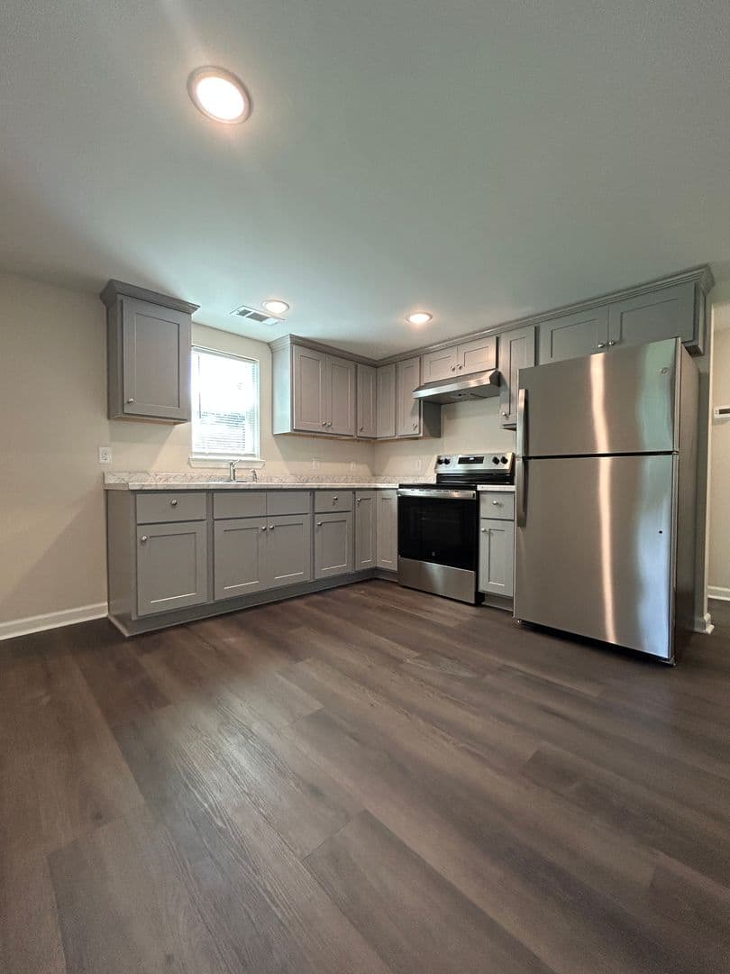 Savannah House: 5308 Jasmine Avenue