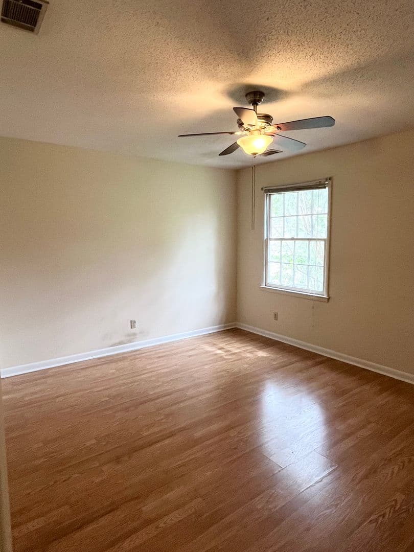 Savannah Townhome: 455 Mall Blvd
