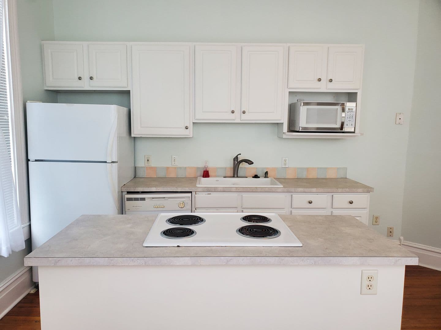 Savannah House: 2402 Lincoln Street