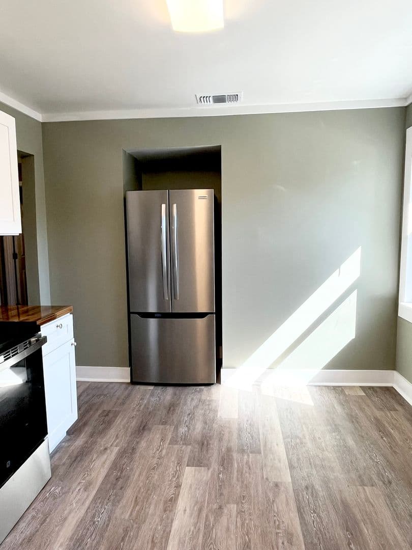 Savannah Apartment: 2524 Semken Ave