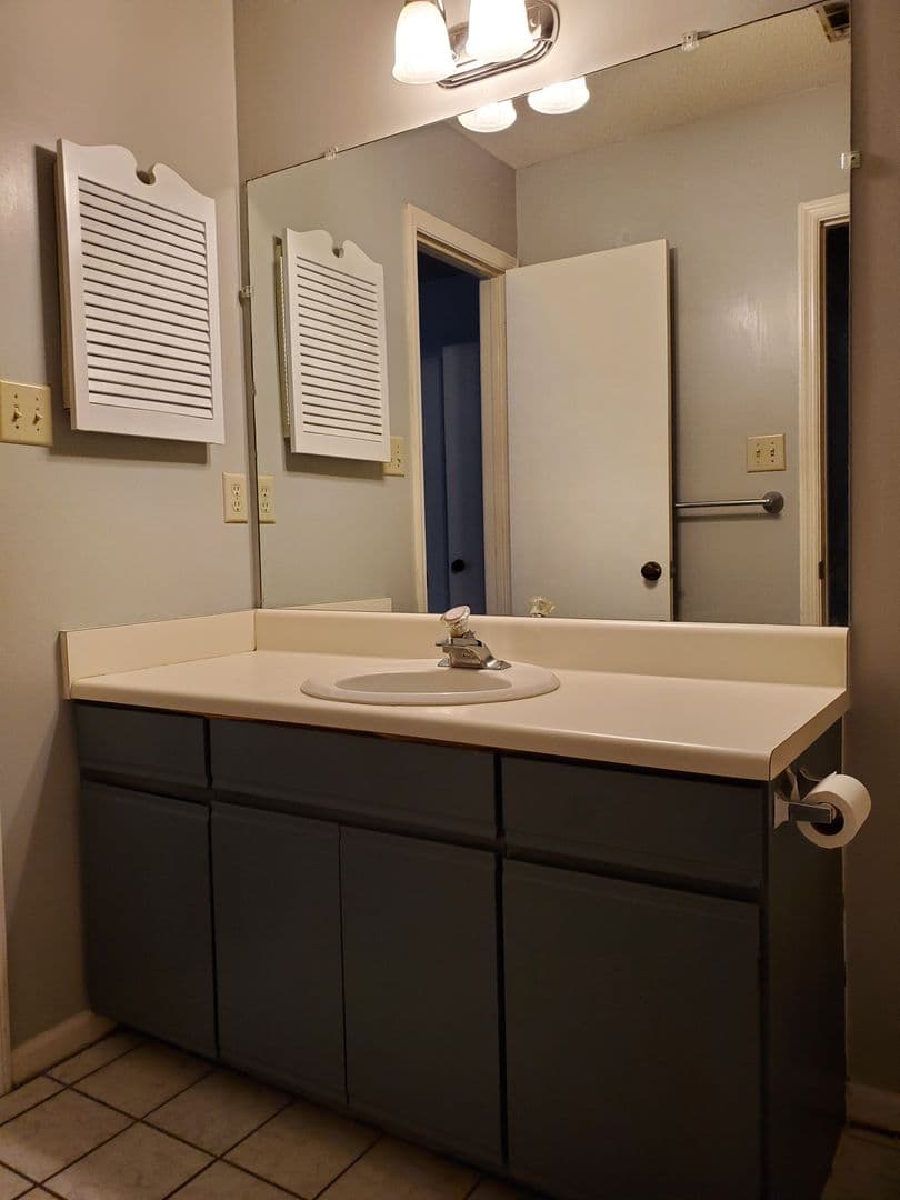 Savannah House: 1401 King George Blvd Unit 9