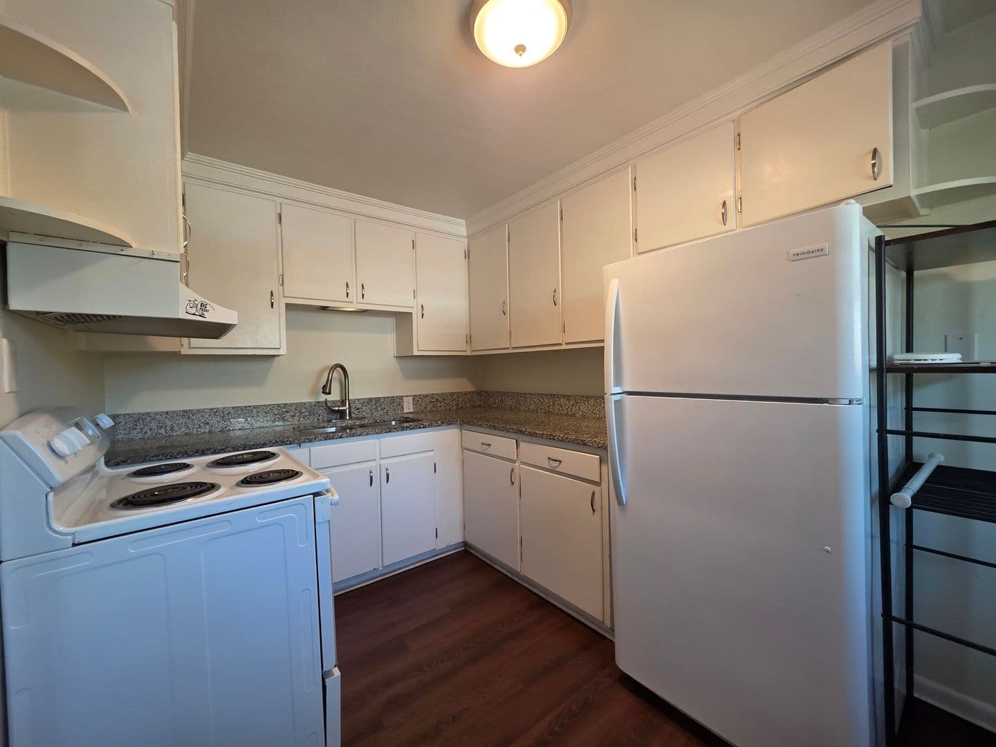 Savannah Apartment: 3601 Bull St
