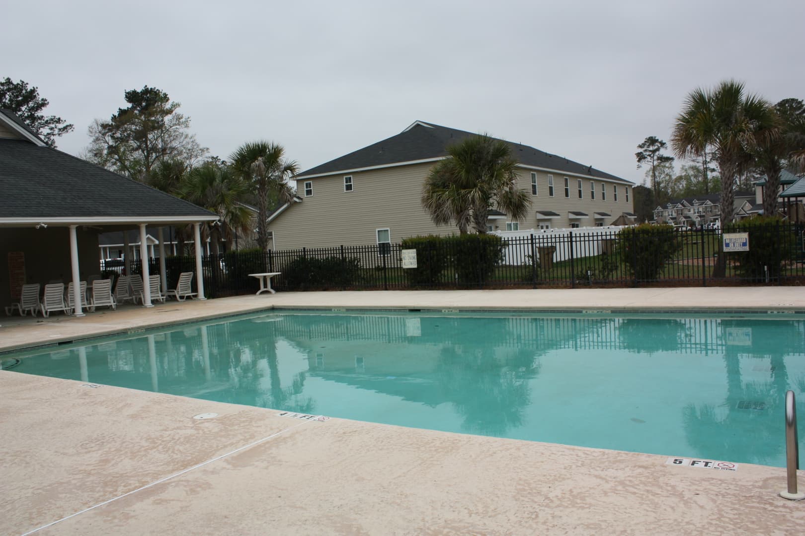 Savannah House: 8 Reese Way