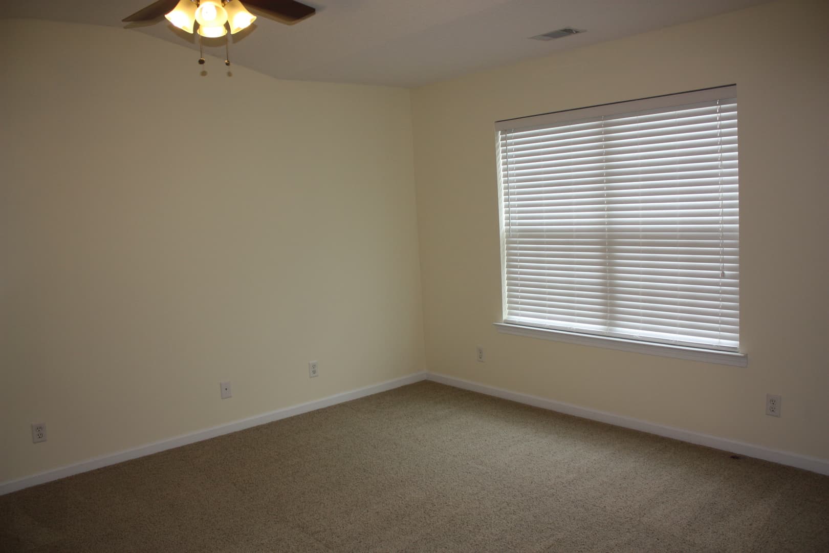 Savannah House: 8 Reese Way