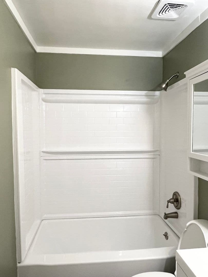 Savannah Apartment: 2524 Semken Ave