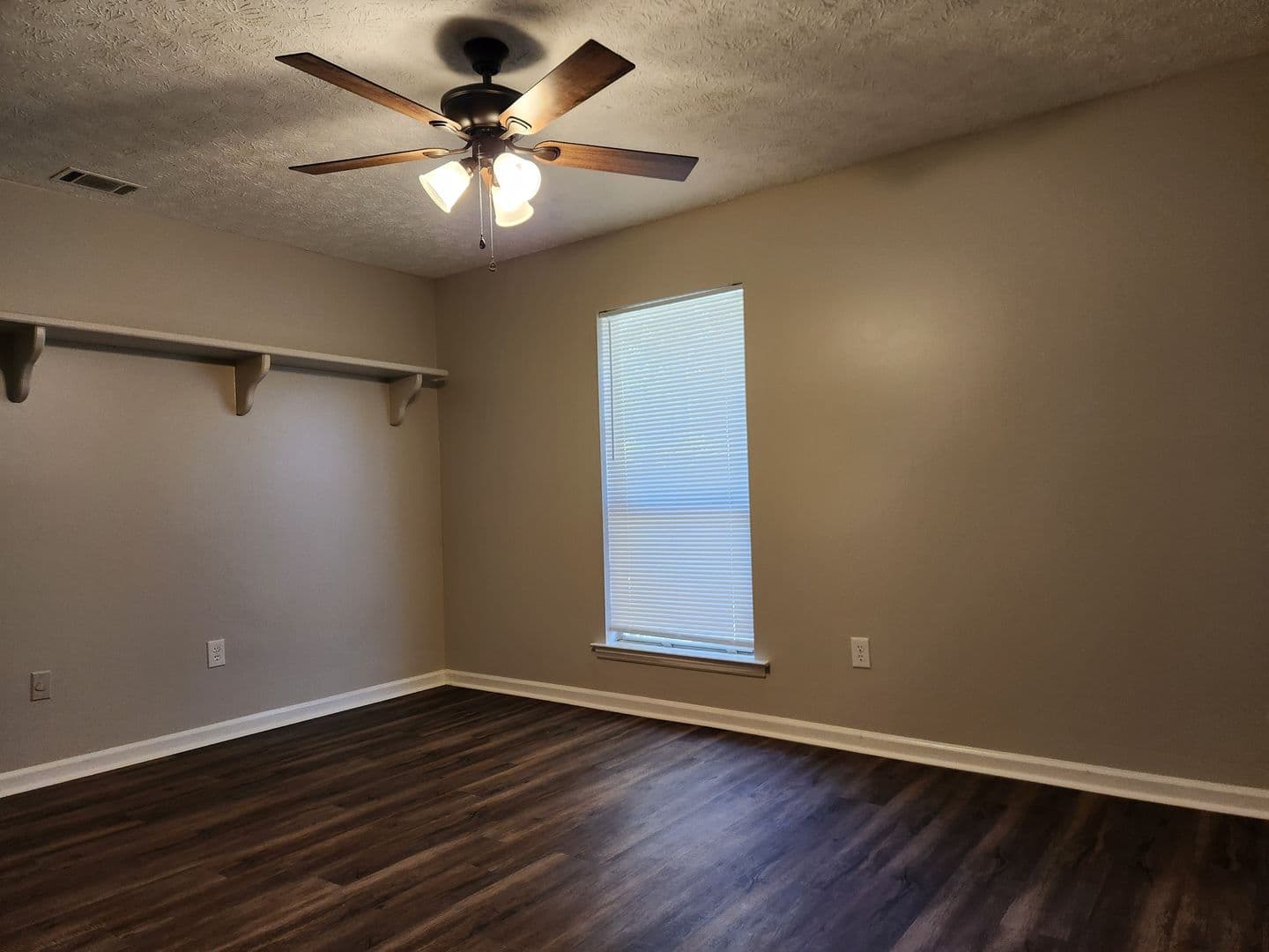 Savannah House: 1211 King George Blvd Unit 14
