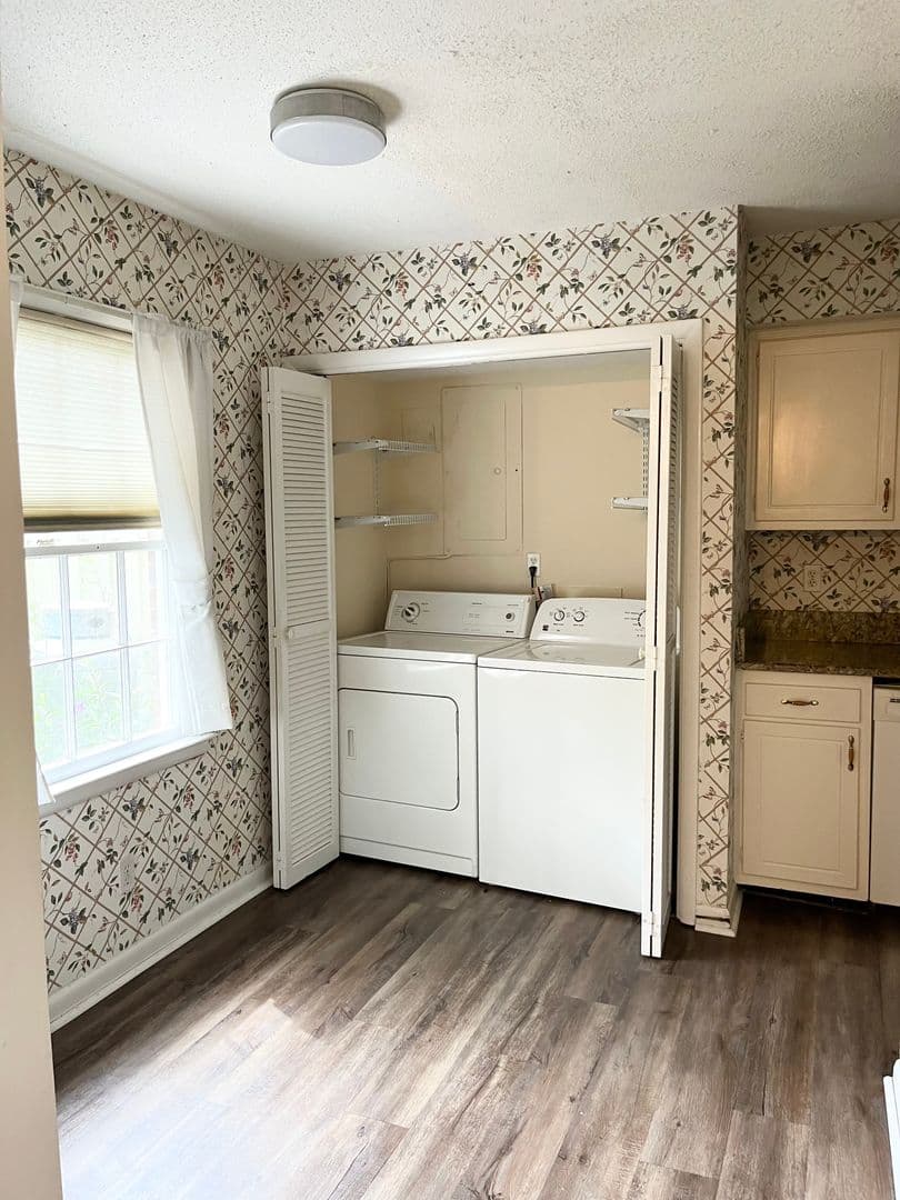 Savannah Townhome: 455 Mall Blvd