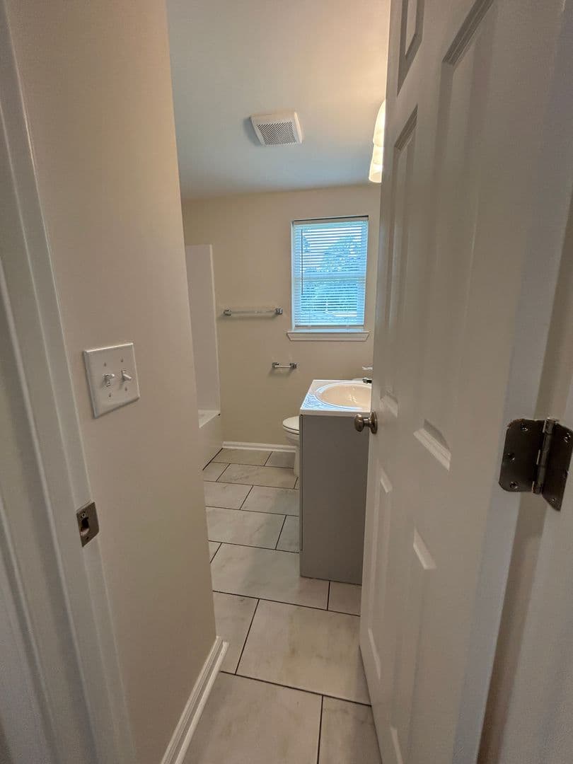 Savannah House: 5308 Jasmine Avenue