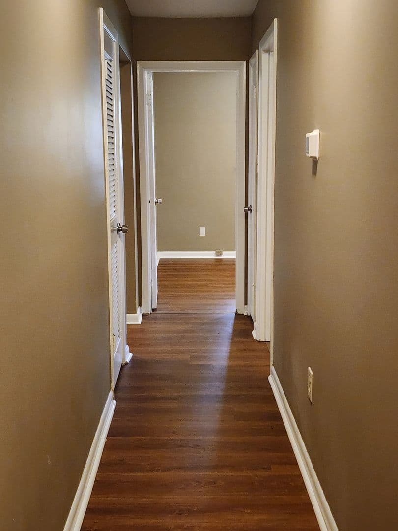 Savannah House: 111 Holiday Drive