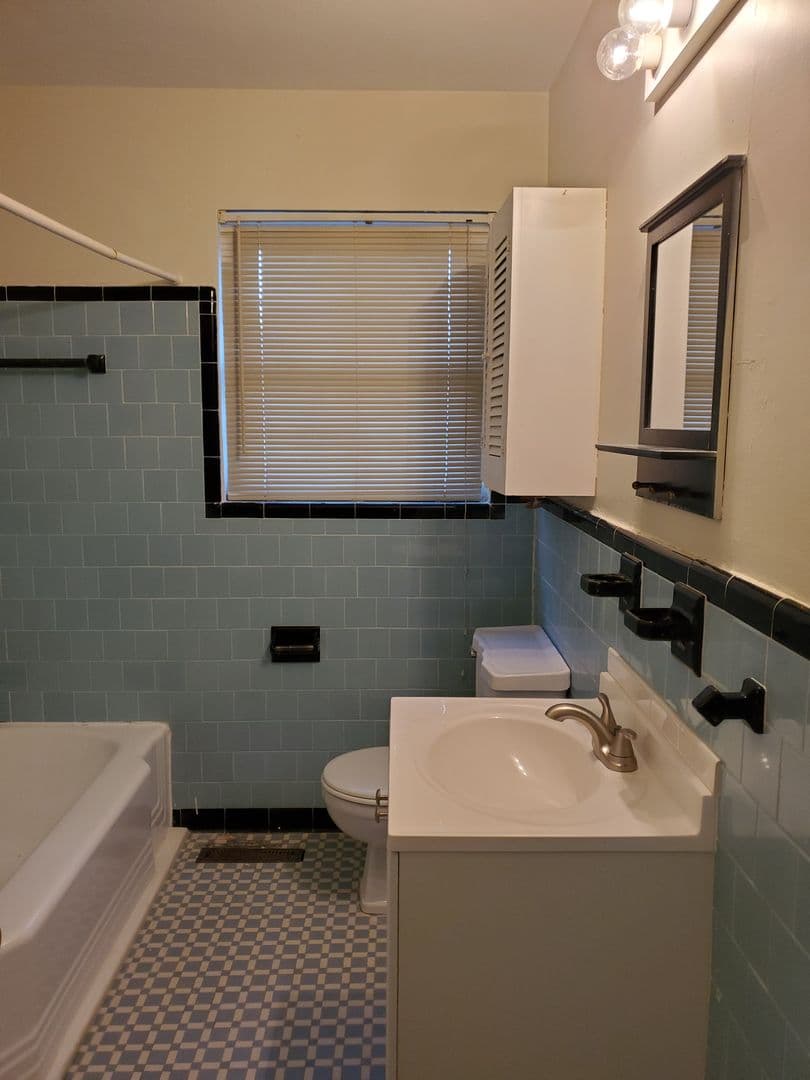 Savannah House: 130 Linden Drive