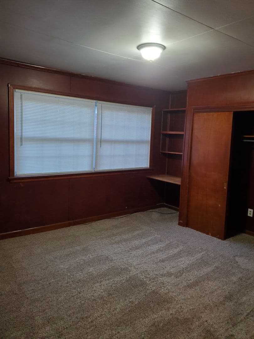 Savannah House: 130 Linden Drive