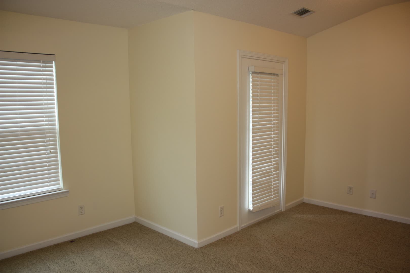 Savannah House: 8 Reese Way