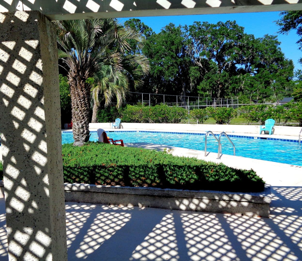 Savannah House: 455 Mall Blvd