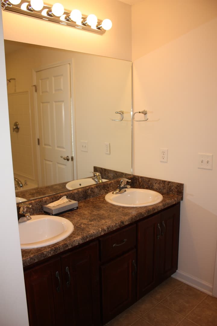 Savannah House: 8 Reese Way