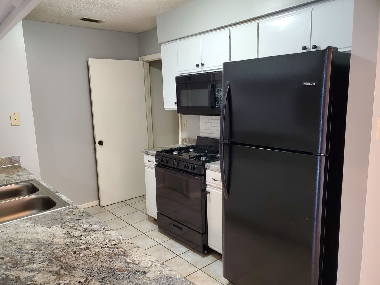 Savannah House: 1401 King George Blvd Unit 9