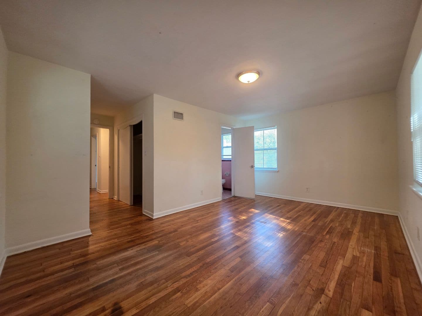 Savannah Apartment: 3601 Bull St