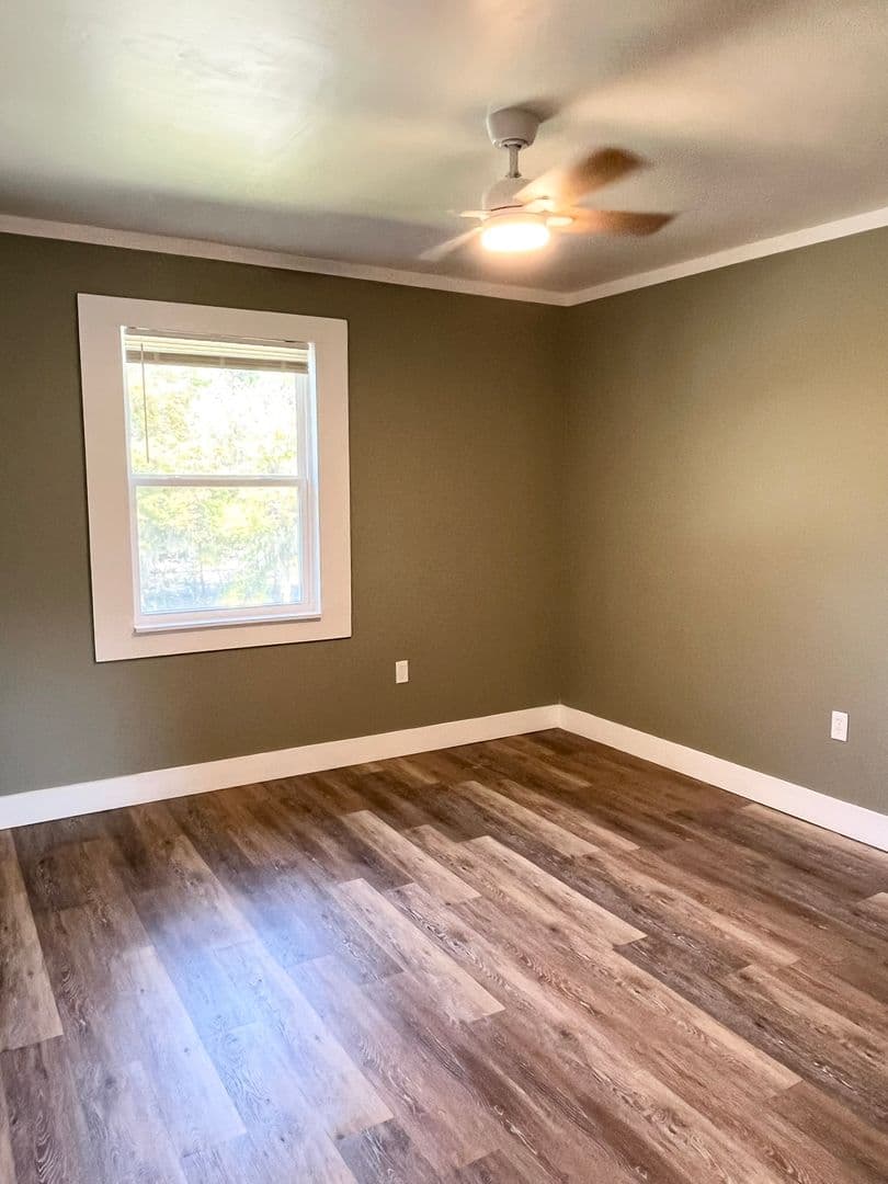 Savannah Apartment: 2524 Semken Ave