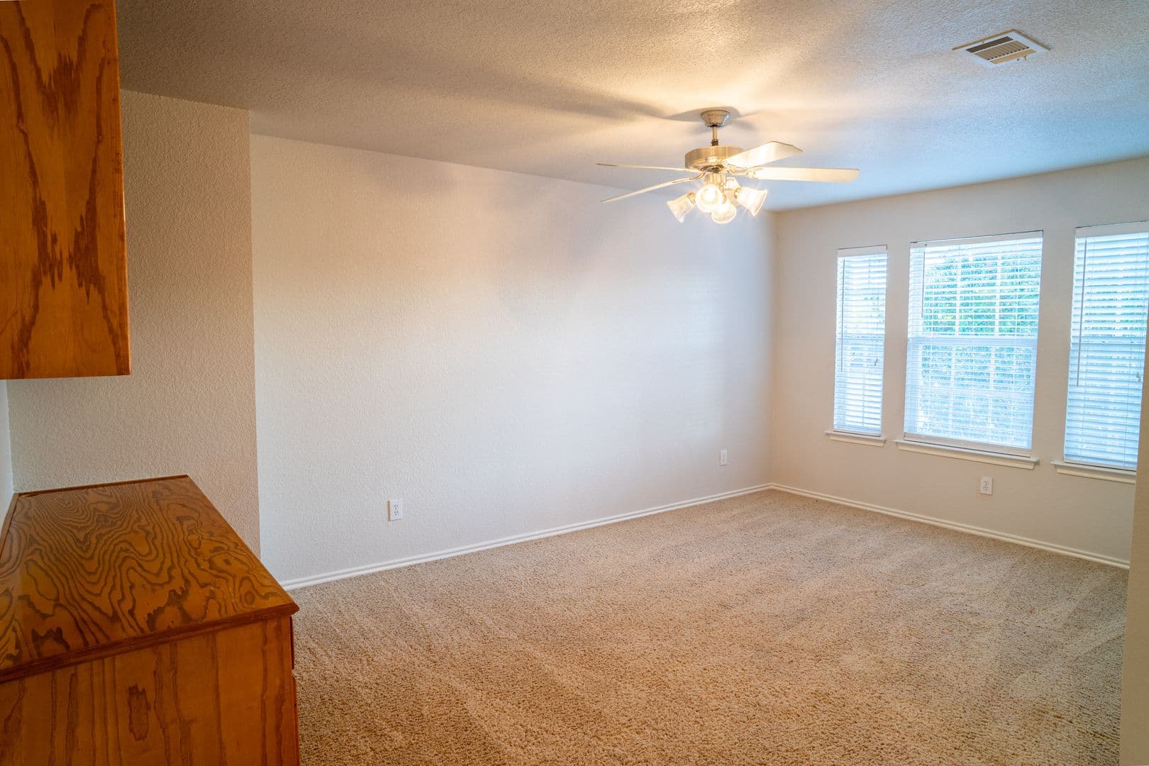 Saginaw House: 6100 Horsetrap