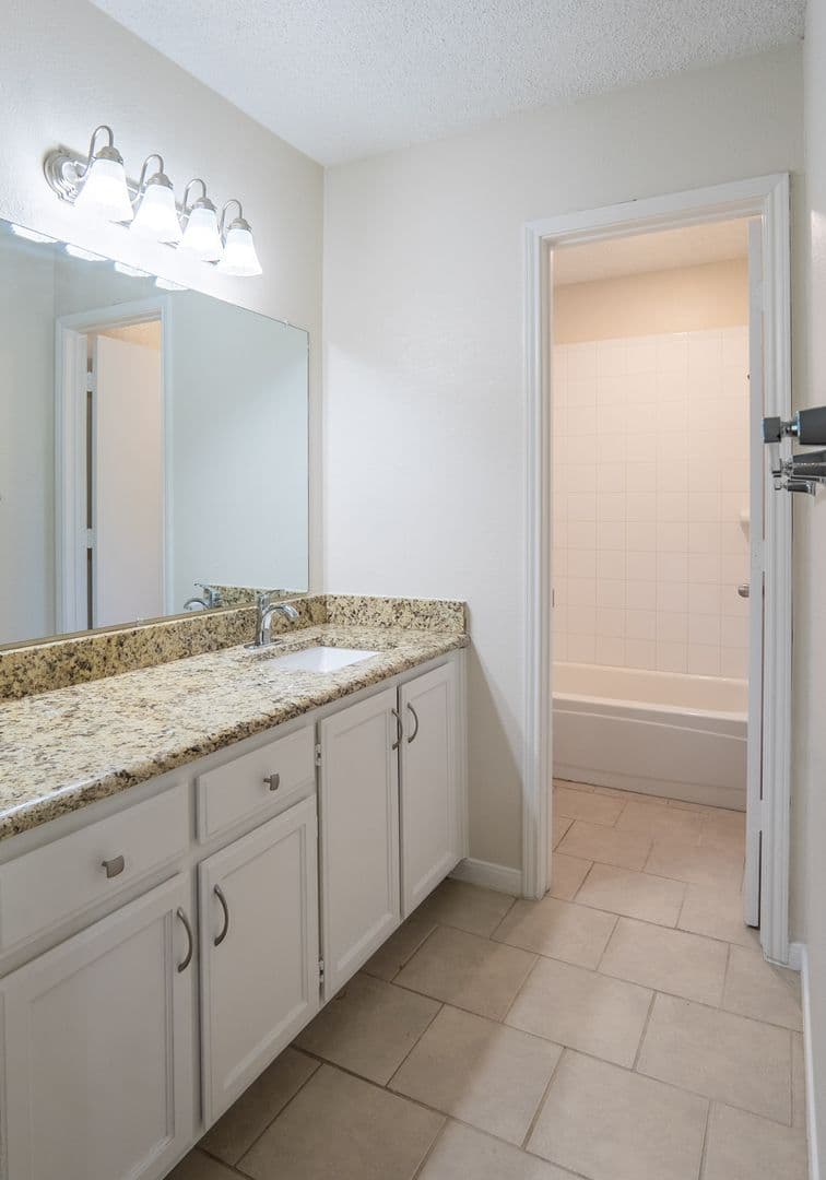 North Richland Hills Multiplex: 6616/6618 Parkview Lane - 6618 Parkview Lane