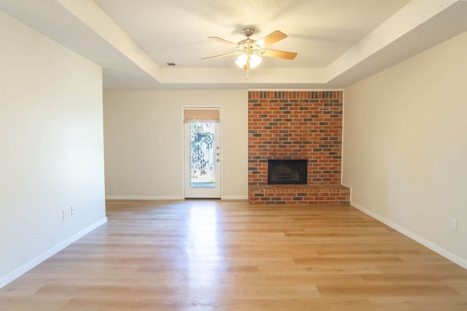 North Richland Hills Multiplex: 6616/6618 Parkview Lane - 6618 Parkview Lane