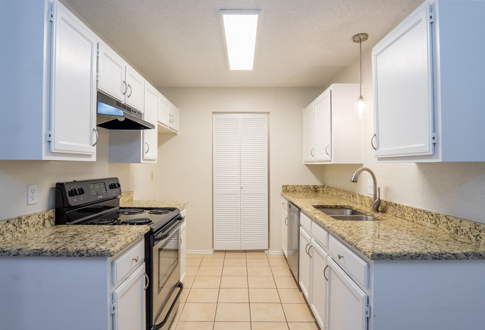 North Richland Hills Multiplex: 6616/6618 Parkview Lane - 6618 Parkview Lane