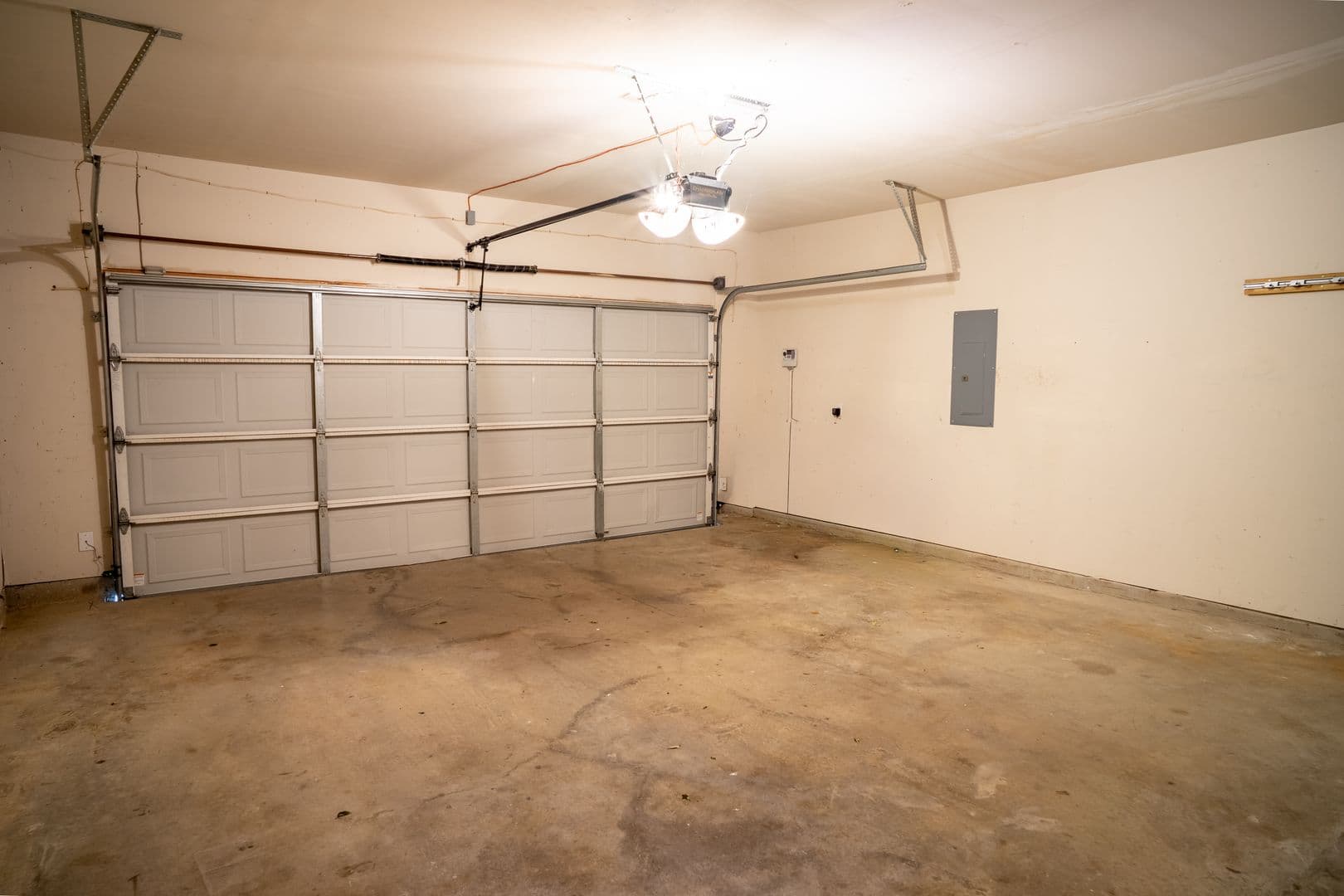 Saginaw House: 6100 Horsetrap