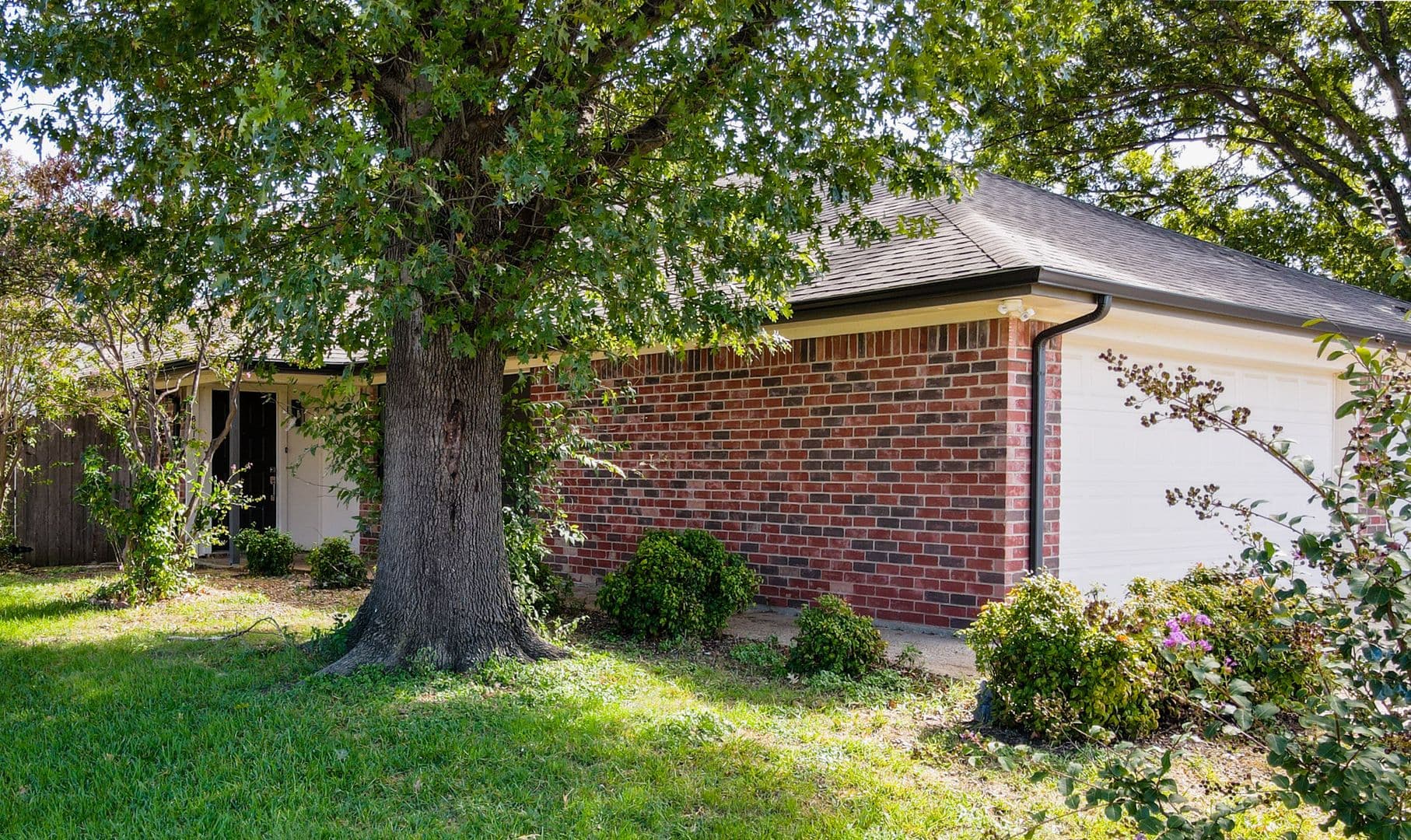 North Richland Hills Multiplex: 6616/6618 Parkview Lane - 6618 Parkview Lane