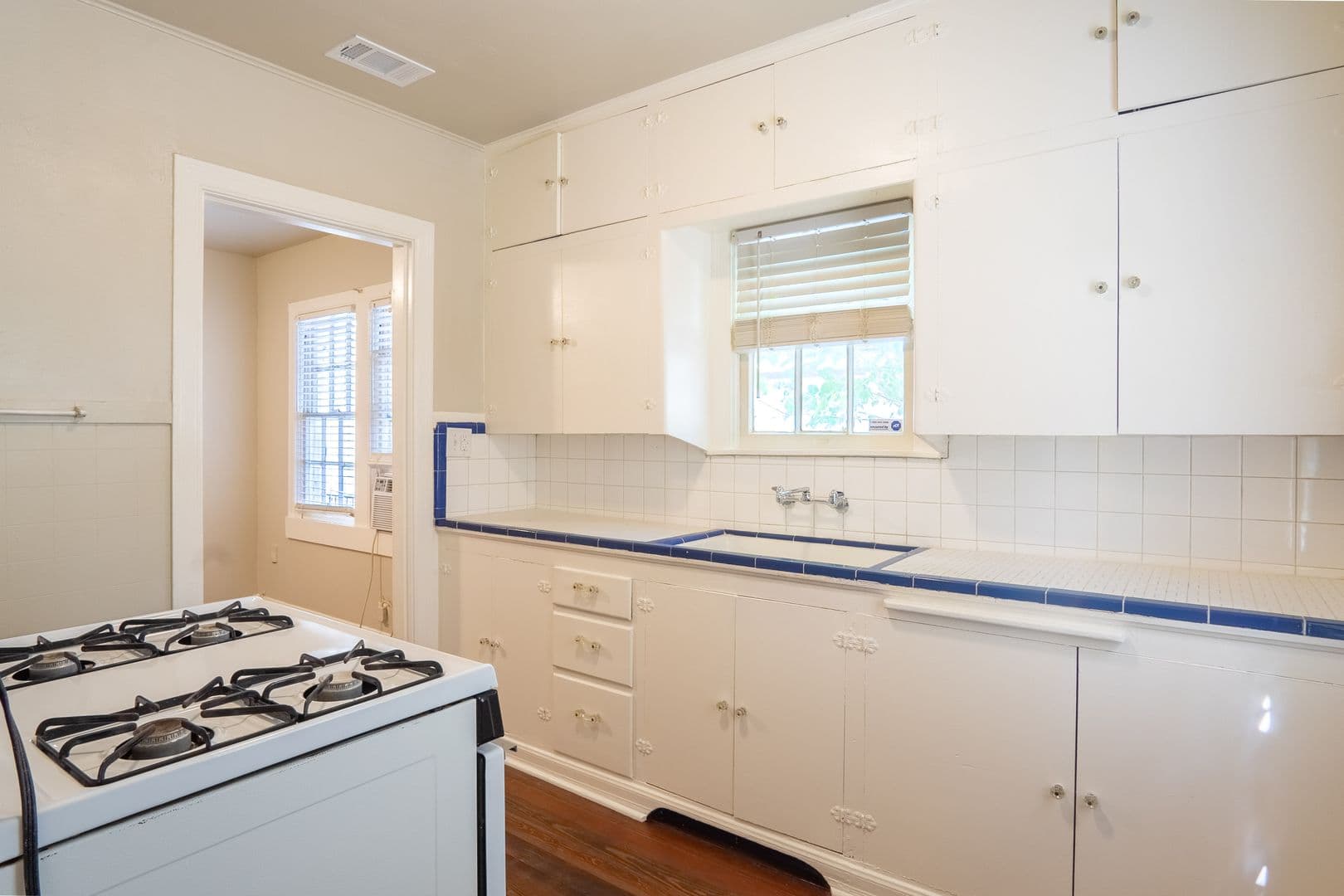 Fort Worth Apartment: 3245 8th Avenue & 1558 W Shaw Dr