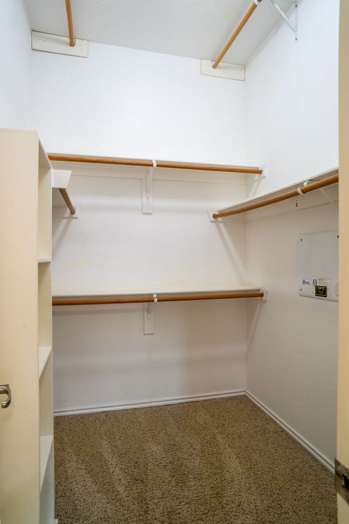 Saginaw House: 6100 Horsetrap