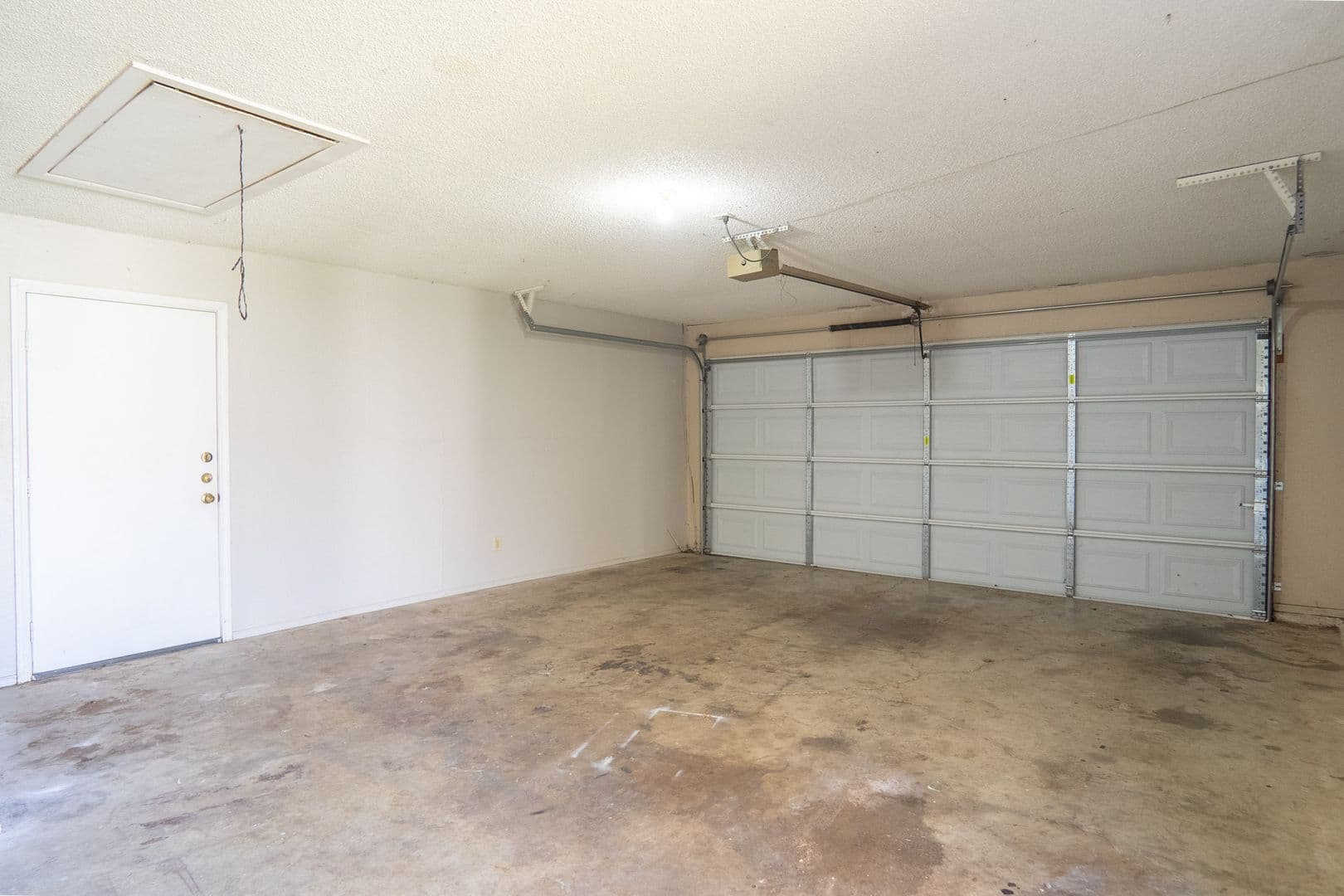 North Richland Hills Multiplex: 6616/6618 Parkview Lane - 6618 Parkview Lane