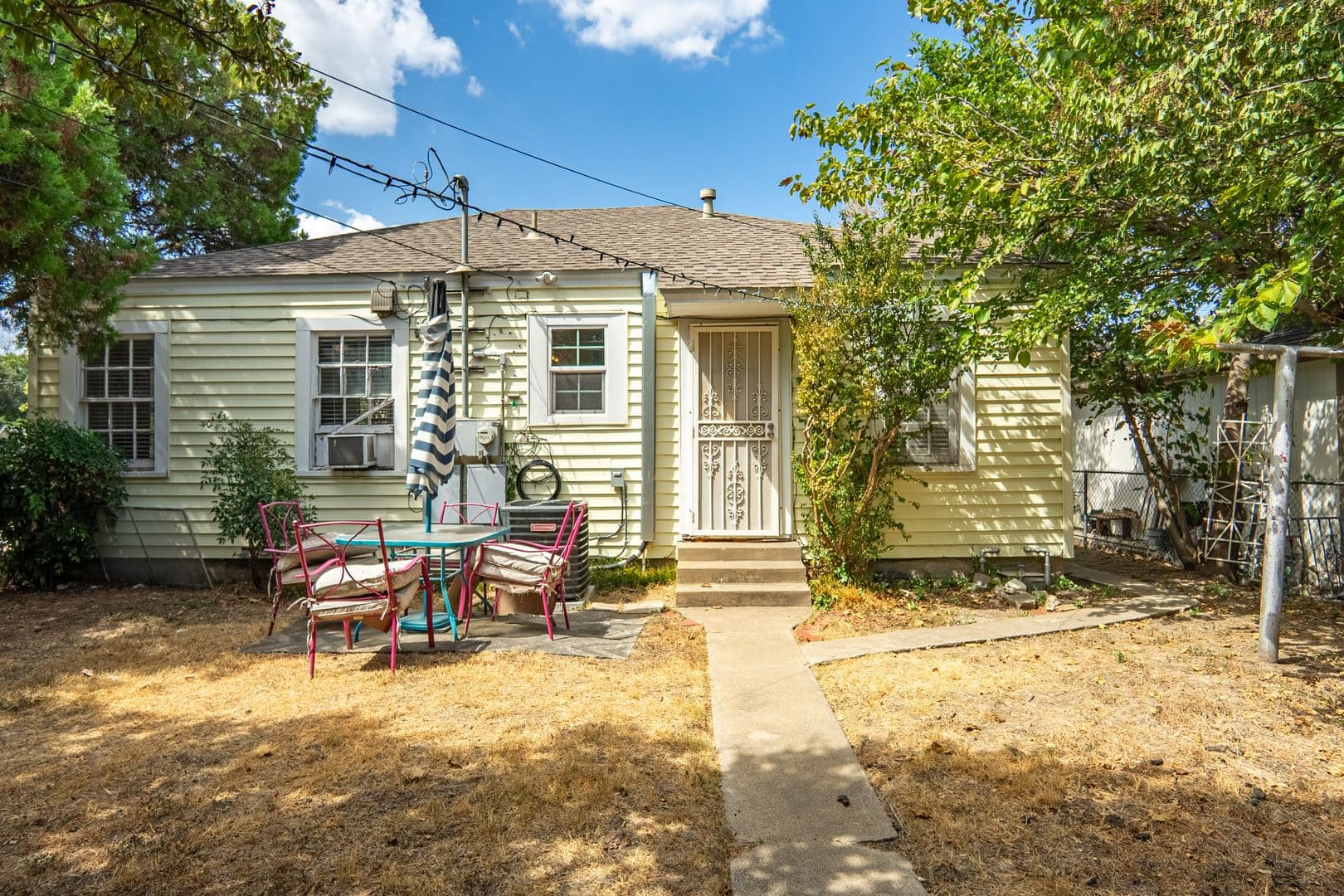 Fort Worth Apartment: 3245 8th Avenue & 1558 W Shaw Dr