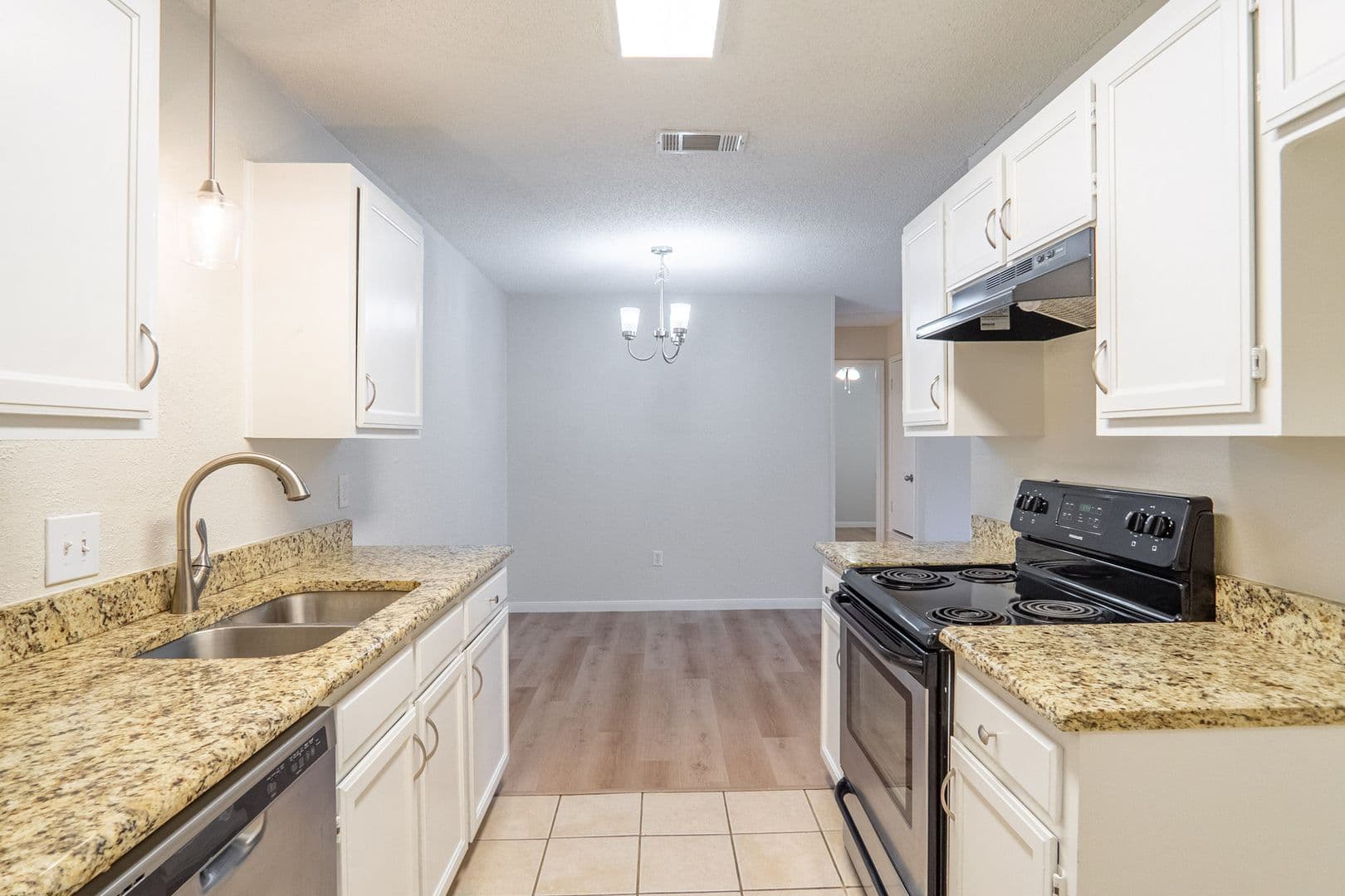 North Richland Hills Multiplex: 6616/6618 Parkview Lane - 6618 Parkview Lane